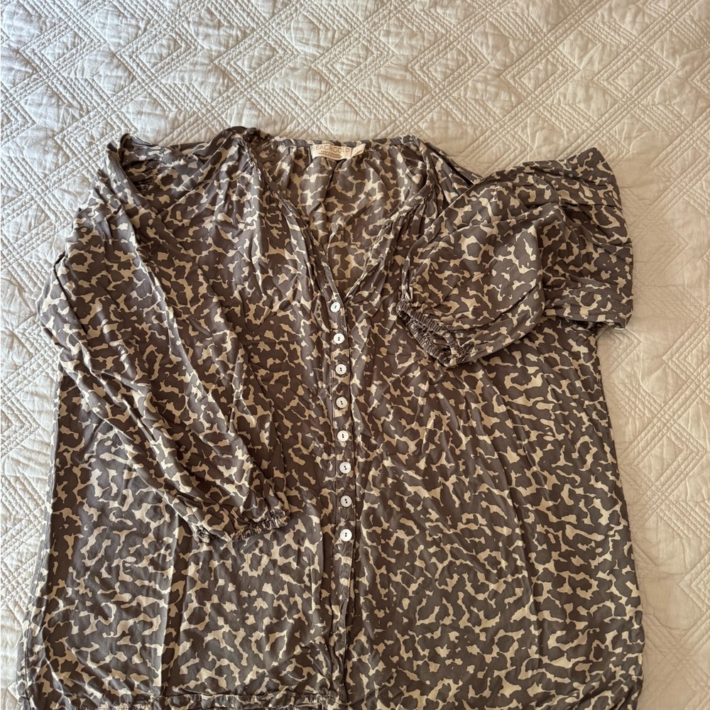 Anthropologie Beige and Gray Patterned Blouse